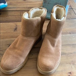 Sherpa lined boots